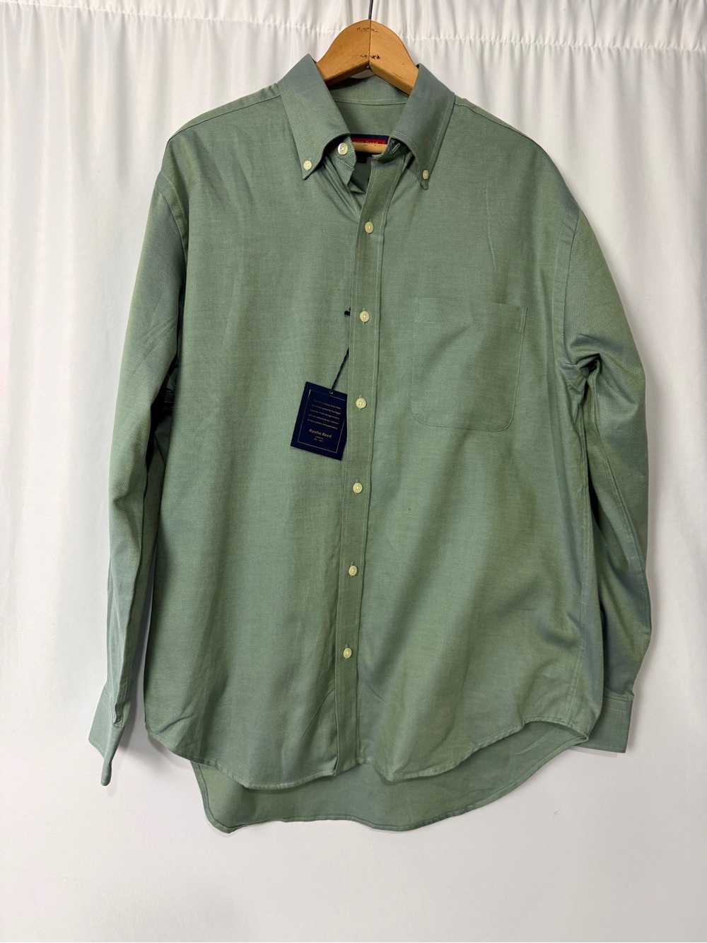 NWT Austin Reed Sage Green Button-Down Shirt Mens Sz Medium Long Sleeve